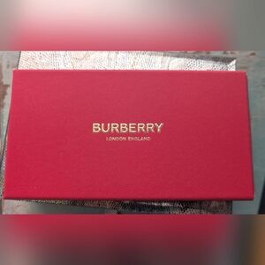 Burberry London Red‎ Envelope